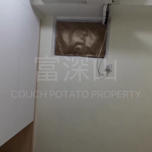 新界粉岭中心B507室1号房女生单间，电梯私人屋苑，东铁线3站到中文大学校巴点，14分钟到深圳口岸