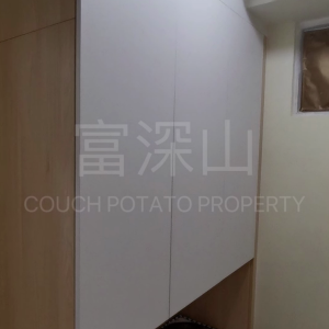 新界粉岭中心B507室1号房女生单间，电梯私人屋苑，东铁线3站到中文大学校巴点，14分钟到深圳口岸