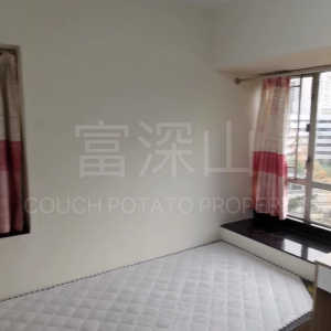 新界粉岭中心B507室2号房女生单间，电梯私人屋苑，东铁线3站到中文大学校巴点，14分钟到深圳口岸