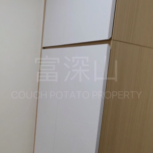 新界粉岭中心B507室3号房女生单间，电梯私人屋苑，东铁线3站到中文大学校巴点，14分钟到深圳口岸