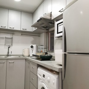 新界粉岭中心B507室4号/5号房女生双人间床位，电梯私人屋苑，东铁线3站到中文大学校巴点，14分钟到深圳口岸