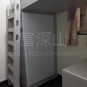 新界粉岭中心B507室6号房女生单人间，电梯私人屋苑，东铁线3站到中文大学校巴点，14分钟到深圳口岸