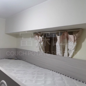 新界粉岭中心B507室6号房女生单人间，电梯私人屋苑，东铁线3站到中文大学校巴点，14分钟到深圳口岸