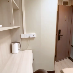 旺角道28号独卫studioL房，拎包入住，旺角站步行3分，旺角东步行4分，九龙4校15分钟通勤