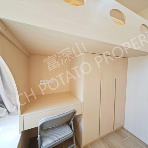 新界粉岭中心E1202室4号/5号房女生双人间，电梯私人屋苑，东铁线3站到中文大学校巴点，14分钟到深圳口岸