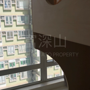 新界粉岭中心E1202室4号/5号房女生双人间，电梯私人屋苑，东铁线3站到中文大学校巴点，14分钟到深圳口岸