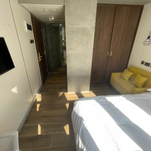 深水埗南昌街太子公馆6号房，酒店式格局独卫单间配超大双人床，南昌站深水埗站步行10分，城大浸会乘巴士16分