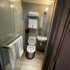 深水埗南昌街太子公馆8号房，酒店式格局独卫单间超大储藏空间，南昌站深水埗站步行10分，城大浸会乘巴士16分