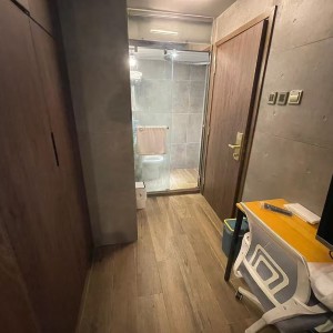 深水埗南昌街太子公馆9号房，酒店式格局独卫单间，日式床台房间超大，南昌站深水埗站步行10分，城大浸会乘巴士16分
