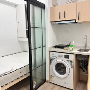 尖沙咀金马伦道有侨大厦5楼A室D房带电梯studio，尖沙咀站步行2分，理工步行10分，都会大学坐巴士16分即达