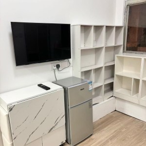 尖沙咀金马伦道有侨大厦5楼A室D房带电梯studio，尖沙咀站步行2分，理工步行10分，都会大学坐巴士16分即达