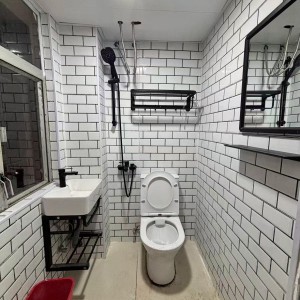 尖沙咀金马伦道有侨大厦5楼A室D房带电梯studio，尖沙咀站步行2分，理工步行10分，都会大学坐巴士16分即达