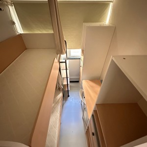油麻地上海街KOPI339学生公寓A3/A4房上下铺双人间，油麻地地铁站步行3分，理工西九龙校区步行10分，都会通勤17分