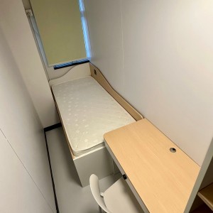 油麻地上海街KOPI339学生公寓A2房单人间，油麻地地铁站步行3分，理工西九龙校区步行10分，都会通勤17分