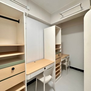 油麻地上海街KOPI339学生公寓B1/C1房普通双人间，油麻地地铁站步行3分，理工西九龙校区步行10分，都会通勤17分