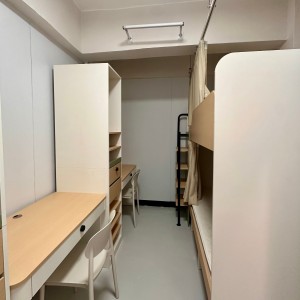 油麻地上海街KOPI339学生公寓B1/C1房普通双人间，油麻地地铁站步行3分，理工西九龙校区步行10分，都会通勤17分
