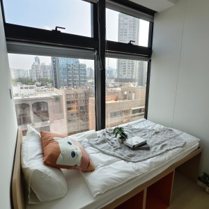 九龙塘巴芬道9号学生公寓C房豪华单人间，步行3分道太子站，城大浸会通勤15分钟左右，全新装修电梯房