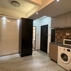 佐敦宝灵街11A号1楼D房studio-巴士+步行10分钟即达理工，纯步行1.1公里，最近地铁步行3分，配干湿分离卫浴