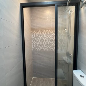 佐敦宝灵街11A号1楼D房studio-巴士+步行10分钟即达理工，纯步行1.1公里，最近地铁步行3分，配干湿分离卫浴