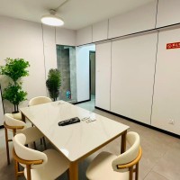 佐敦吴淞大厦2楼床位，可容纳54分，分区有客厅，佐敦站步行2分，楼下就有巴士站