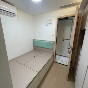 尖沙咀弥敦道美丽都大厦14室B房studio，尖沙咀站上盖，门口就有巴士站，理工1站地铁or步行，都会巴士通勤18分