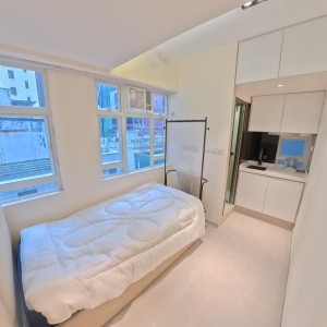 尖沙咀加连城大厦studio，尖沙咀站步行2分，理工步行10分即达，电梯洋楼带干湿分离卫生间