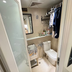 中西区永乐街顶流紫金阁公寓独卫单间，二室一厅套房共用客厅，港大通勤10分装修豪华带电梯