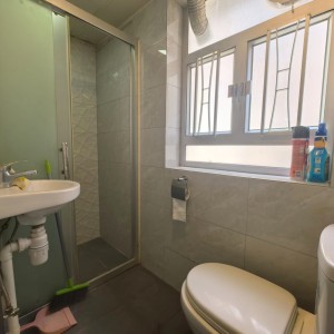 油麻地砵兰街43号5楼B房studio，油麻地地铁上盖，城大浸会3站即达，九龙四校通勤20分内
