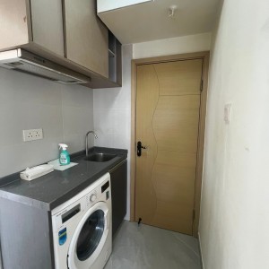 尖沙咀安联大厦B室C房studio,步行3分进尖沙咀站出口，理工步行10分即达，都会搭乘巴士17分到校