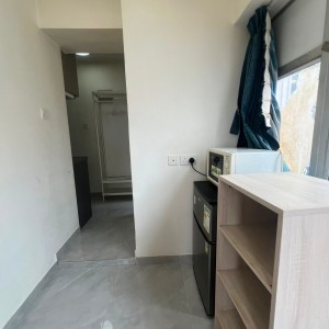 尖沙咀安联大厦B室C房studio,步行3分进尖沙咀站出口，理工步行10分即达，都会搭乘巴士17分到校