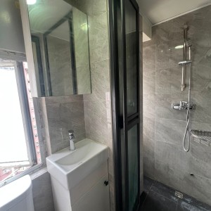 尖沙咀安联大厦B室C房studio,步行3分进尖沙咀站出口，理工步行10分即达，都会搭乘巴士17分到校