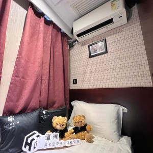 佐敦上海街RED酒店式学生公寓F房，步行7分内油麻地佐敦双站可达，理工巴士2站，都会巴士15分，配置豪华租期10个月！