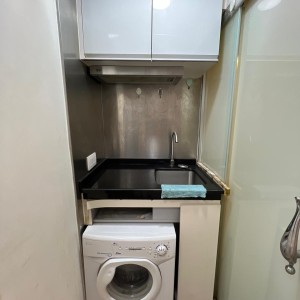 湾仔轩尼诗道昌业大厦354房B室studio，湾仔铜锣湾双站在侧，演艺学院11分通勤，港大17分即达
