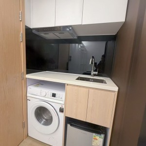 九龙弥敦道平安大厦11室studioE房，电梯洋房油麻地佐敦双站临近，理工通勤15分，城大浸会港铁直达