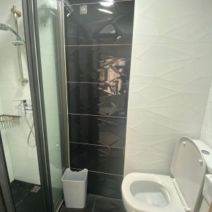 北角马宝道44号4楼C房studio-港大25分通勤，港铁北角站步行1分，周边超多巴士站