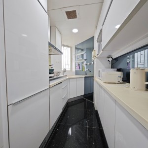 大围名城1期高层双人间2/3号房，五室双卫套房限女生，地铁1站4分到九龙塘，下地铁后步行即可到校，全程25分钟