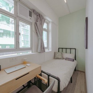 港岛德辅道西228号学生公寓小型单人间，港大认可校外宿舍，西营盘地铁站步行1分，港大步行13分，六室双卫套间可租期10个月