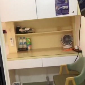 尖沙咀弥敦道重庆大厦1503号studio单间，下楼直达尖沙咀站，理工步行11分，配独立卫生间，可短租