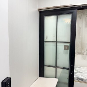 旺角道28号独卫studioB房，拎包入住，旺角站步行3分，旺角东步行4分，九龙4校15分钟通勤