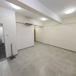 旺角西洋大厦两室一厅套房，九龙四校通勤20分钟内，下楼即享旺角繁华，室内空间超大最多可容纳3-4名学生