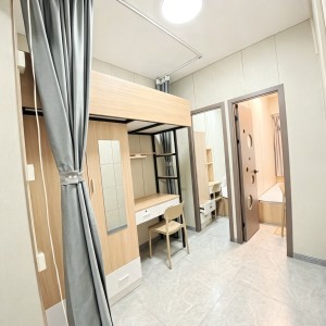 油尖旺鸿达学生公寓B室两室一厅套房，理工步行800米，步行2分进尖沙咀站，公寓带健身房大阳台，学习生活两相宜