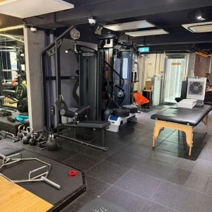 油尖旺鸿达学生公寓B室两室一厅套房，理工步行800米，步行2分进尖沙咀站，公寓带健身房大阳台，学习生活两相宜