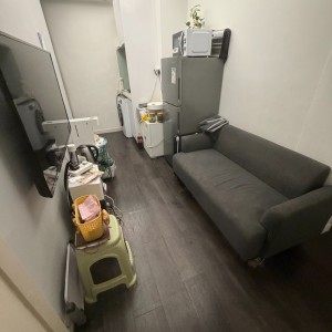 尖沙咀加拿芬道9楼男生专属7人间-理工步行十分钟，乘巴士只要六分钟，浸会城大20分钟内可达。尖沙咀站200米，尖东站400米