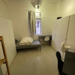 尖沙咀加拿芬道9楼女生专属7人间-理工步行十分钟，乘巴士只要六分钟，浸会城大20分钟内可达。尖沙咀站200米，尖东站400米