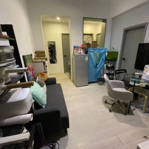尖沙咀加拿芬道9楼女生专属7人间-理工步行十分钟，乘巴士只要六分钟，浸会城大20分钟内可达。尖沙咀站200米，尖东站400米