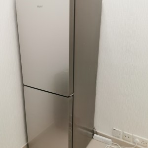深水埗北河街龙安大厦F室A房，三室一厅套房，步行2分进深水埗站，城大浸会20分钟通勤，传统住宅区居住安心带安保