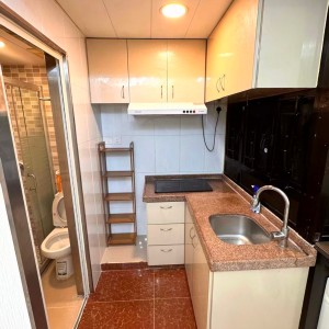 深水埗北河街龙安大厦F室A房，三室一厅套房，步行2分进深水埗站，城大浸会20分钟通勤，传统住宅区居住安心带安保