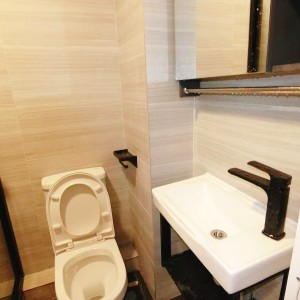 铜锣湾英皇道侨兴大厦studio，天后站步行1分，演艺学院通勤12分，港铁直达港大仅需18分，家电齐全的电梯洋房