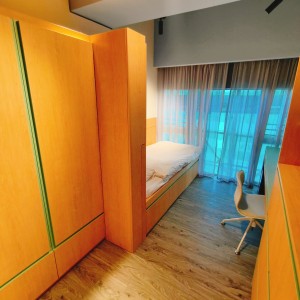 港岛南区黄竹坑高端独卫studio经典单人房，步行1分钟到黄竹坑地铁站，港大、理大、演艺、都大20分钟可达，通勤金钟中环铜锣湾仅10分钟，多路巴士直达尖沙咀、北角