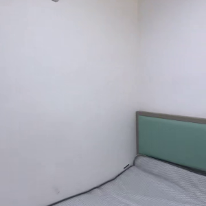 尖沙咀弥敦道美丽都大厦14室B房studio，尖沙咀站上盖，门口就有巴士站，理工1站地铁or步行，都会巴士通勤18分